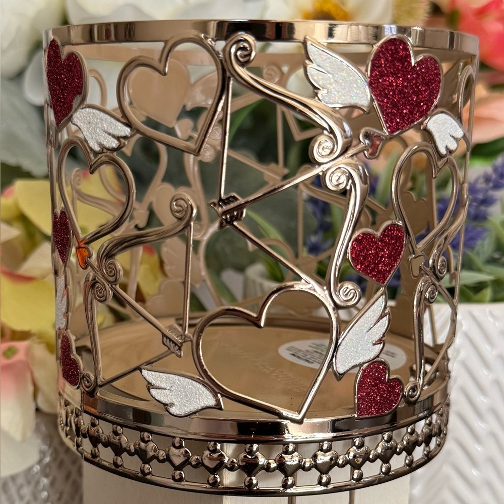 🆕🪉BATH & BODY WORKS LIMITED EDITION “CUPID LOVE” 3-WICK CANDLE HOLDER. NEW! - Picture 5 of 11